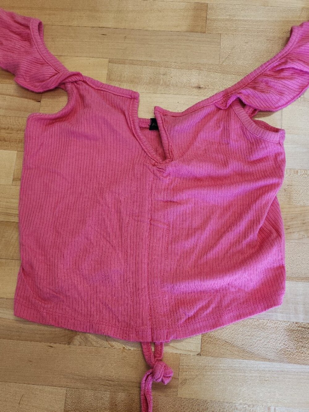 New with tags, pink juniors size medium ribbed cropped top
